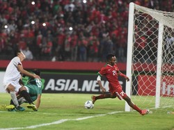 Aksi Todd Rivaldo Alberth Ferre saat mencetak gol ke-4 Indonesia. ANTARA FOTO/Zabur Karuru.