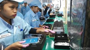 Intip Proses Pembuatan Ponsel Honor di Batam