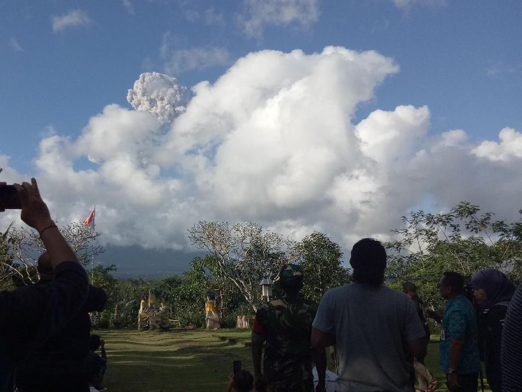 Ketua ASITA Soal Erupsi Gunung Agung: Bali Masih Aman Dikunjungi Ketua ASITA Soal Erupsi Gunung Agung: Bali Masih Aman Dikunjungi