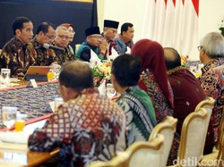 Marak OTT, Jokowi Ingatkan Bupati Hati-hati Gratifikasi