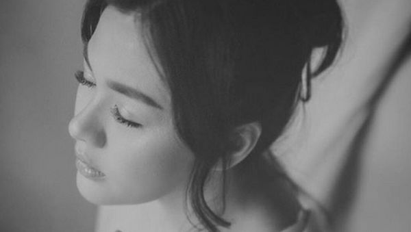 Beda! Foto Maternity Vicky Shu