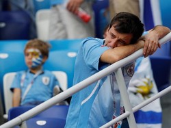 Suporternya juga menangis. REUTERS/Darren Staples.
