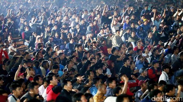 Ribuan Orang Nobar Piala Dunia Transmedia