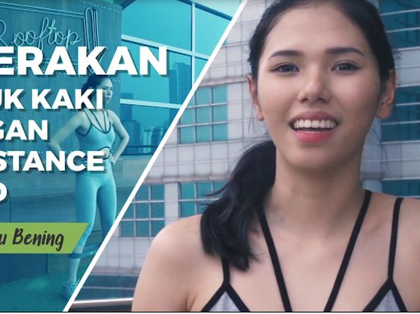 Kencangin Kaki Pakai Resistance Band ala Banyu Bening, Simpel!