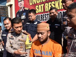 Praperadilan Ditolak, Wartawan Peras Pengusaha Karaoke Tetap Sidang