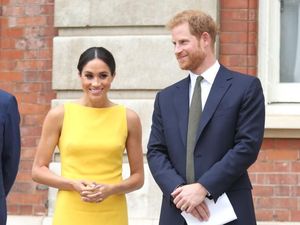 Pangeran Harry Belikan Keponakannya Buku Winnie The Pooh Langka Rp 152 Juta Pangeran Harry Belikan Keponakannya Buku Winnie The Pooh Langka Rp 152 Juta