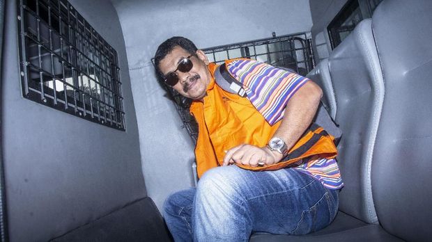 Salah satu tersangka dari pihak swasta, Teuku Syaiful Bahri, di gedung KPK, Jakarta, Kamis (5/7).