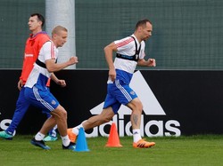 Disebut Mirip Bra, Rompi Apa Sih yang Dipakai Pemain Rusia?