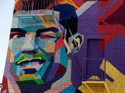 Bukan kali ini saja kota Kazan mempercantik diri dengan mural. Pada awalnya ada bintang Portugal Cristiano Ronaldo sebagai mural pertama. (Foto: John Sibley/Reuters)