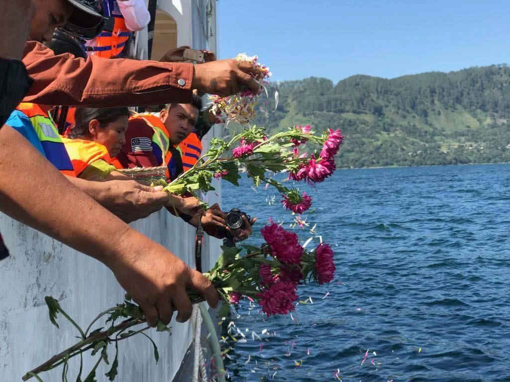 Tragedi Karamnya KM Sinar Bangun di Danau Toba Tragedi Karamnya KM Sinar Bangun di Danau Toba