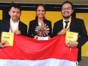 Mahasiswa RI Juara Dunia Teknologi Mobil Bahan Bakar Sampah Plastik Mahasiswa RI Juara Dunia Teknologi Mobil Bahan Bakar Sampah Plastik