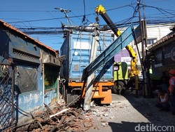 Truk Tabrak Tiang di Ungaran, Arus Lalin Semarang-Bawen Tersendat
