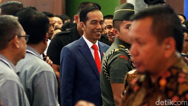 Jokowi Tinjau Pameran Industri Peternakan di JCC Senayan