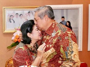 10 Gaya Kompak Ani Yudhoyono dan SBY, So Sweet Banget