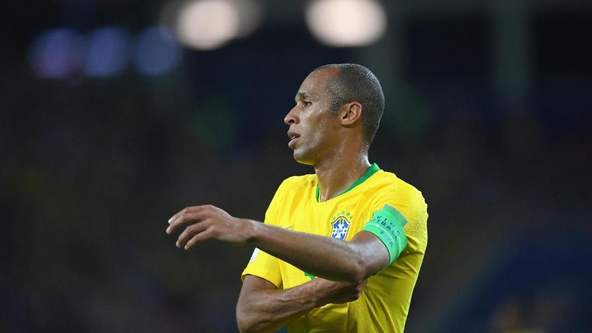 Miranda membalas psywar Vincent Kompany jelang Brasil vs Belgia di perempatfinal Piala Dunia 2018 (Foto: Stu Forster/Getty Images)