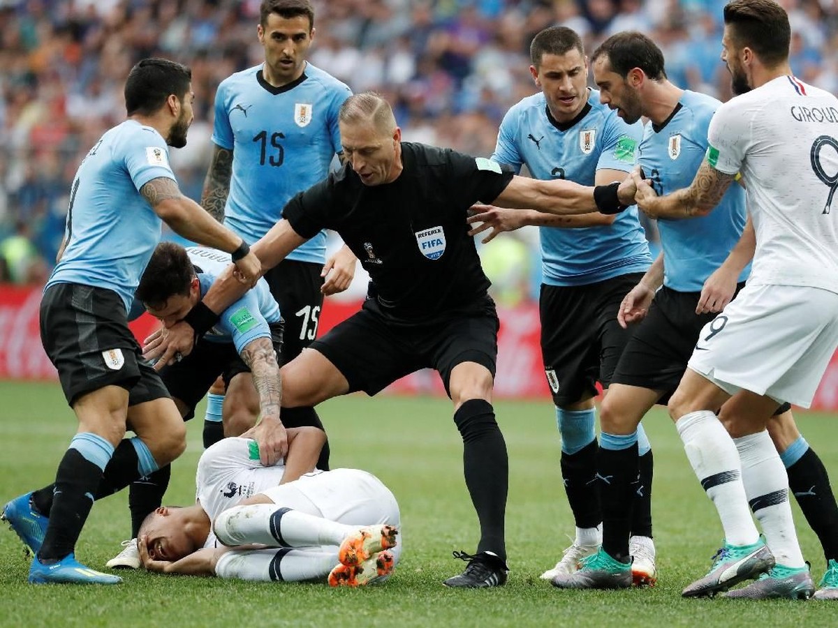 Kylian Mbappe dituding melakukan diving, seperti Neymar (REUTERS/Damir Sagolj)