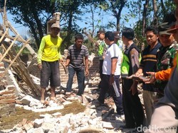 Diterjang Angin Kencang, Rumah Warga di Ponorogo Roboh