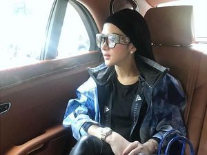 Syahrini Dituduh Pakai Tas Hermes Palsu oleh Penjual Tas dari Singapura Ini