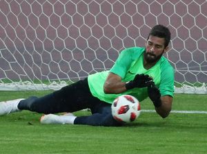 Akhir Pekan Ini, Alisson Jalani Debut di Liverpool