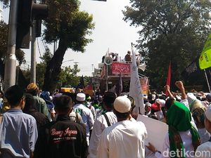 Massa Aksi 67 Mulai Long March dari Istiqlal Menuju Bareskrim