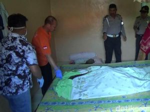 Janda Tua Ditemukan Tewas Membusuk di Atas Kasur Rumah