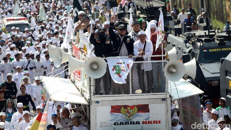 Foto: Massa Aksi 67 Bergerak Menuju Bareskrim