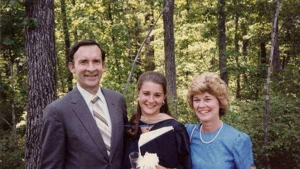 Masa Muda Wanita yang Bikin Bill Gates Mabuk Kepayang