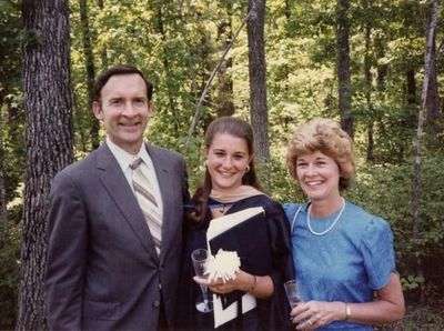 Masa Muda Wanita yang Bikin Bill Gates Mabuk Kepayang