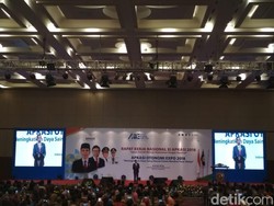 Jokowi ke Bupati: Kalau Urus Izin Lama, Investor Ogah Datang