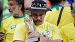 Wajah Sendu Suporter Brasil Iringi Kekalahan Tim Samba