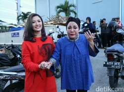 Sambung Hidup, Kini Mpok Atiek Jualan Puding Kelapa