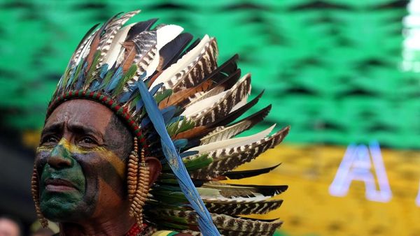 Wajah Sendu Suporter Brasil Iringi Kekalahan Tim Samba