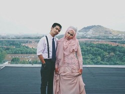 Pria Ini Punya Cara Kocak Agar Terlihat Lebih Tinggi Saat Prewedding