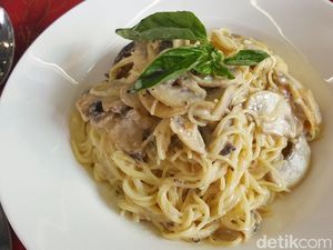 Menu Harian Ramadhan ke-17: Creamy Gurih, Pasta Berlumur Saus Jamur dan Pesto Enak Menu Harian Ramadhan ke-17: Creamy Gurih, Pasta Berlumur Saus Jamur dan Pesto Enak
