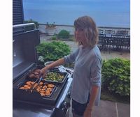 Suka Masak, Taylor Swift Punya 3 Resep Andalan yang Sering Dibuat