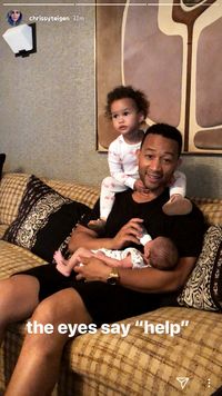 Begini Repotnya John Legend ketika Mengasuh si Kecil