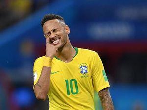 Video: Pasca Kekalahan, Neymar Masih Meladeni Fans Ciliknya