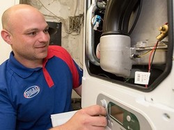 Jadi Tukang Ledeng, Gaji Pria Ini Lebih Besar dari Perdana Menteri