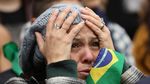 Wajah Sendu Suporter Brasil Iringi Kekalahan Tim Samba