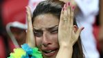 Wajah Sendu Suporter Brasil Iringi Kekalahan Tim Samba