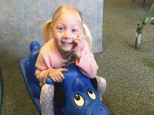 Bikin Haru! Kisah di Balik Bisa Berdirinya Bocah 4 Tahun