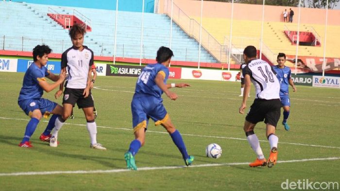 Timnas Thailand vs Filipina di Piala AFF U-19. (Foto: Suparno/detikcom) Timnas Thailand vs Filipina di Piala AFF U-19. (Foto: Suparno/detikcom)