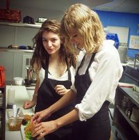 Suka Masak, Taylor Swift Punya 3 Resep Andalan yang Sering Dibuat