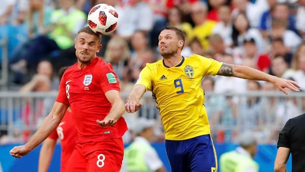 Jordan Henderson akan punya tugas berat di lini tengah menghentikan Luka Modric dkk.