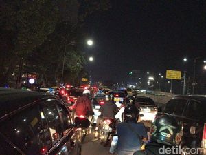 Malam Minggu, Lalin Gatot Subroto-Bidakara Macet Malam Minggu, Lalin Gatot Subroto-Bidakara Macet