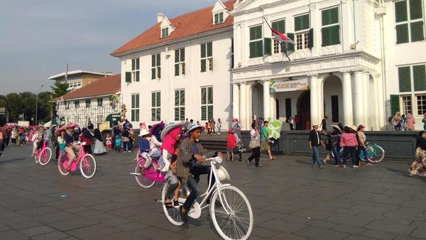 Foto: Gagal Jadi Warisan UNESCO, Kota Tua Tetap Ramai Dikunjungi
