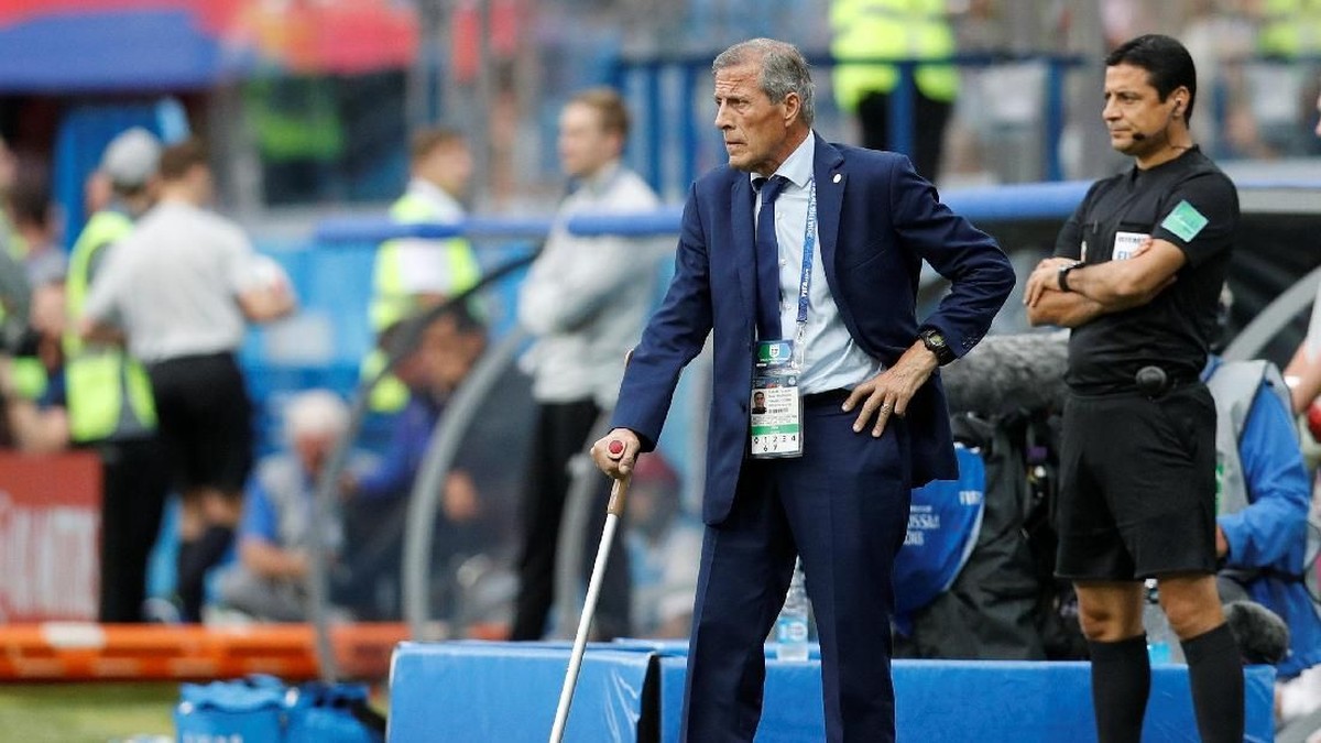 Oscar Tabarez ingin Uruguay cepat move on dari kekalahan di perempatfinal Piala Dunia 2018. (Foto: Darren Staples/Reuters)