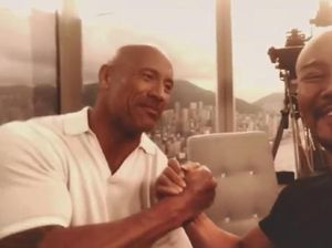 Ketika Deddy Corbuzier Ketemu Kembarannya, Dwayne Johnson