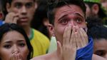 Wajah Sendu Suporter Brasil Iringi Kekalahan Tim Samba