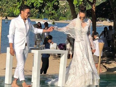 Jangan Baper! Romantisnya Pernikahan Nadine Chandrawinata dan Dimas
